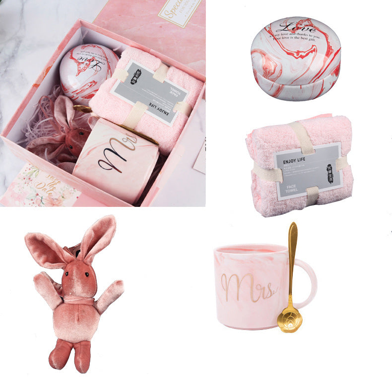 Schöne Geschenkbox für Brautpaar