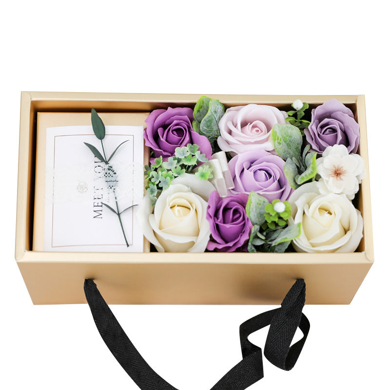 Geschenkbox Seifenblumen in goldener Geschenkverpackung