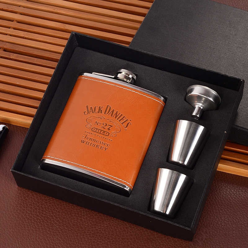 Eleganter Flachmann in Geschenkbox